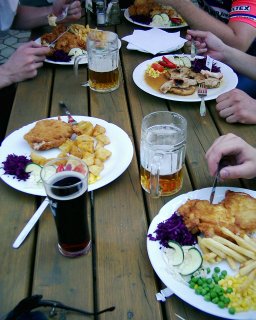 Pln stl dobrot. Mam!