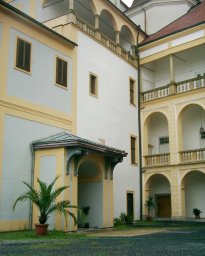 Tovaov - zmek.