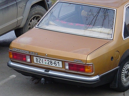 [Photo: Opel Commodore in the car park]