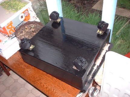 [Photo: Castors underneath]