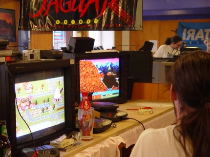 [Photo: Dutch playing Worms]