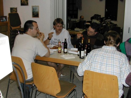 [Photo: Atari pizza eating competition]