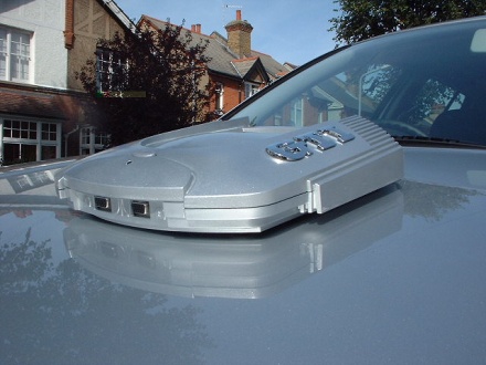 [Photo: Jaguar gallery 8]