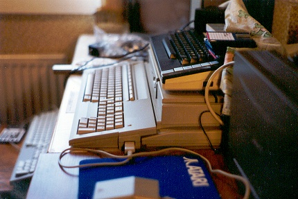 [Photo: Mega STE with 800XL on top]