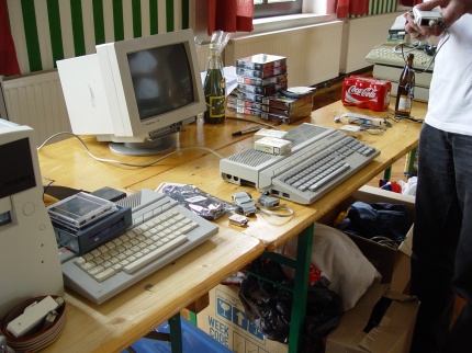 [Photo: The Dutch table with lots of hardware]