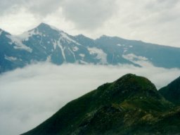 T�sn� nad mraky...