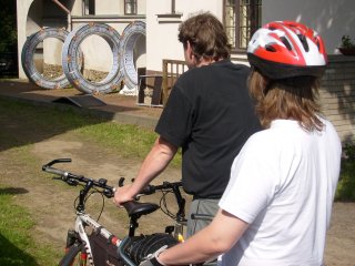 Nevid�li jste tady n�kde K�rtrovou nebo D�eka Oun�la?