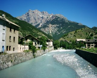 Na most� p�es �eku Durance.