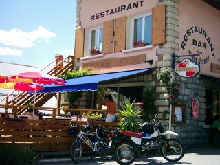 Kolem t�to restaurace vedla letos trasa Tour de France.