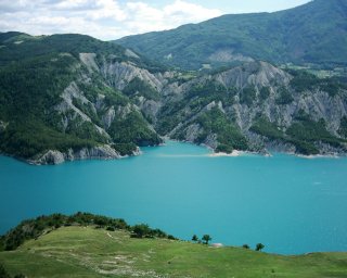 A op�t a� nere�ln� blankytn� modr� voda.