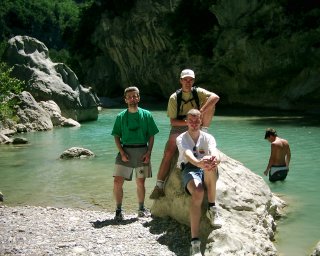 Jenom�e nem�me plavky. (Na�t�st� - voda je p�kn� ledov� ;-))