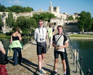 Ale �e to t�m chlapc�m slu��, co?! ;-)