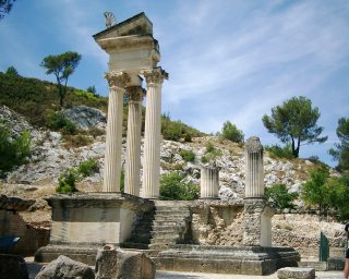 To jsme nezbo�ili my - to u� bylo, kdy� jsme p�i�li.