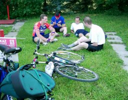 Odpo�inek na�tr�vn�ku.