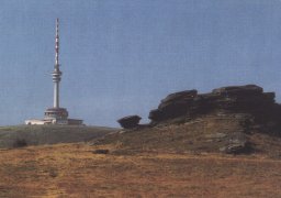 Pohled na Prad�d 1492mnm, v pop�ed� Petrovy kameny 1446mnm